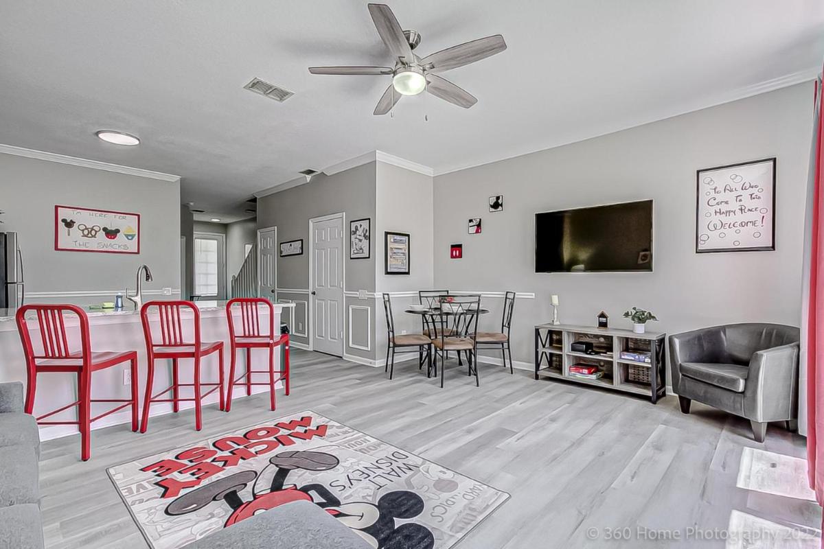 Silver Palm Retreat - Housity