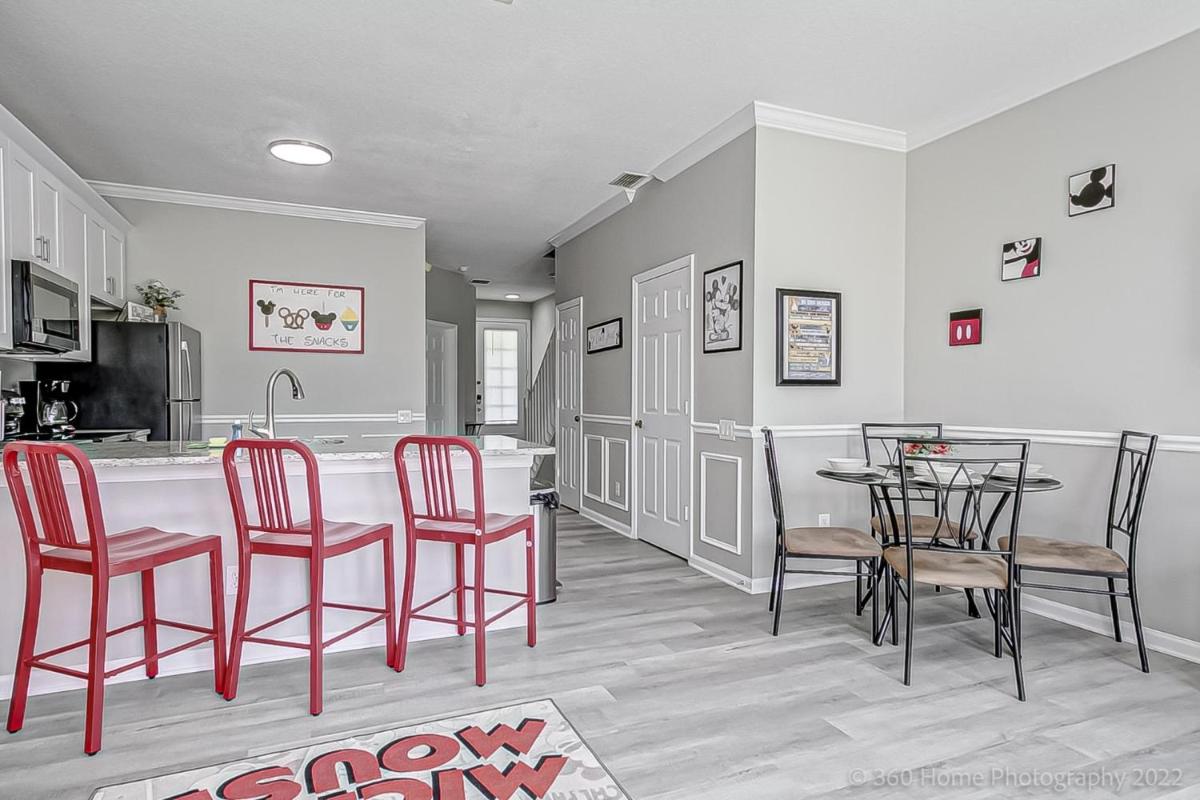 Silver Palm Retreat - Housity
