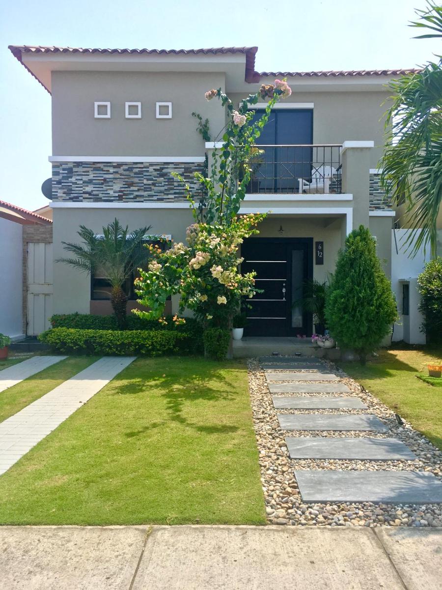 Room in a gated comunity - Housity
