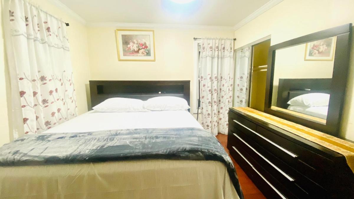 Minutes from JFK, Beautiful home with peaceful, cosy, private room - Housity