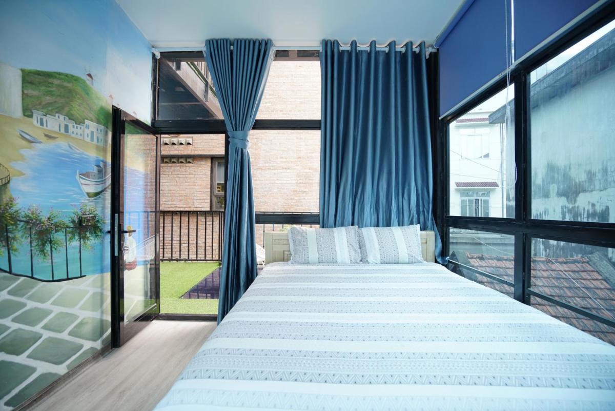 Private room in Halong center-Almor Homestay - Housity