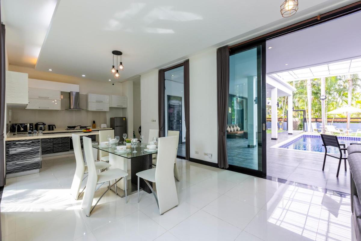4 Bedroom Modern Pool Villa BL10 - Housity