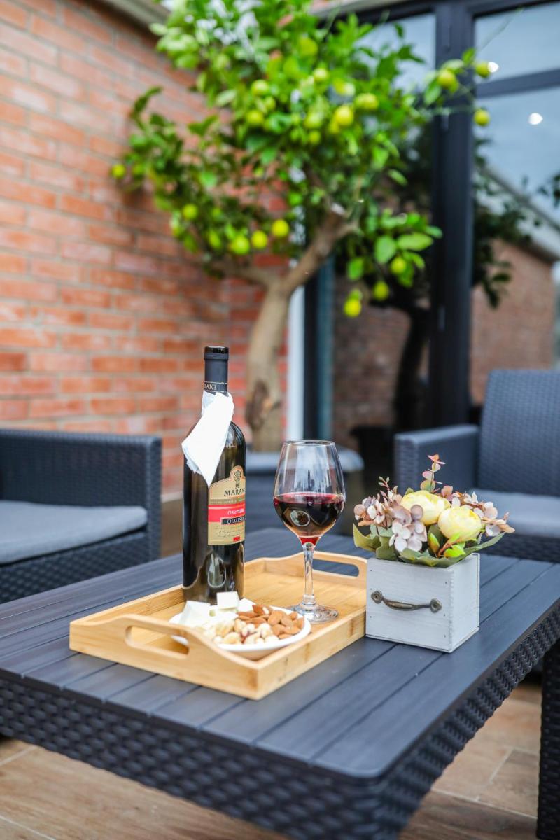 Hotel InnDigo in Kutaisi - Housity