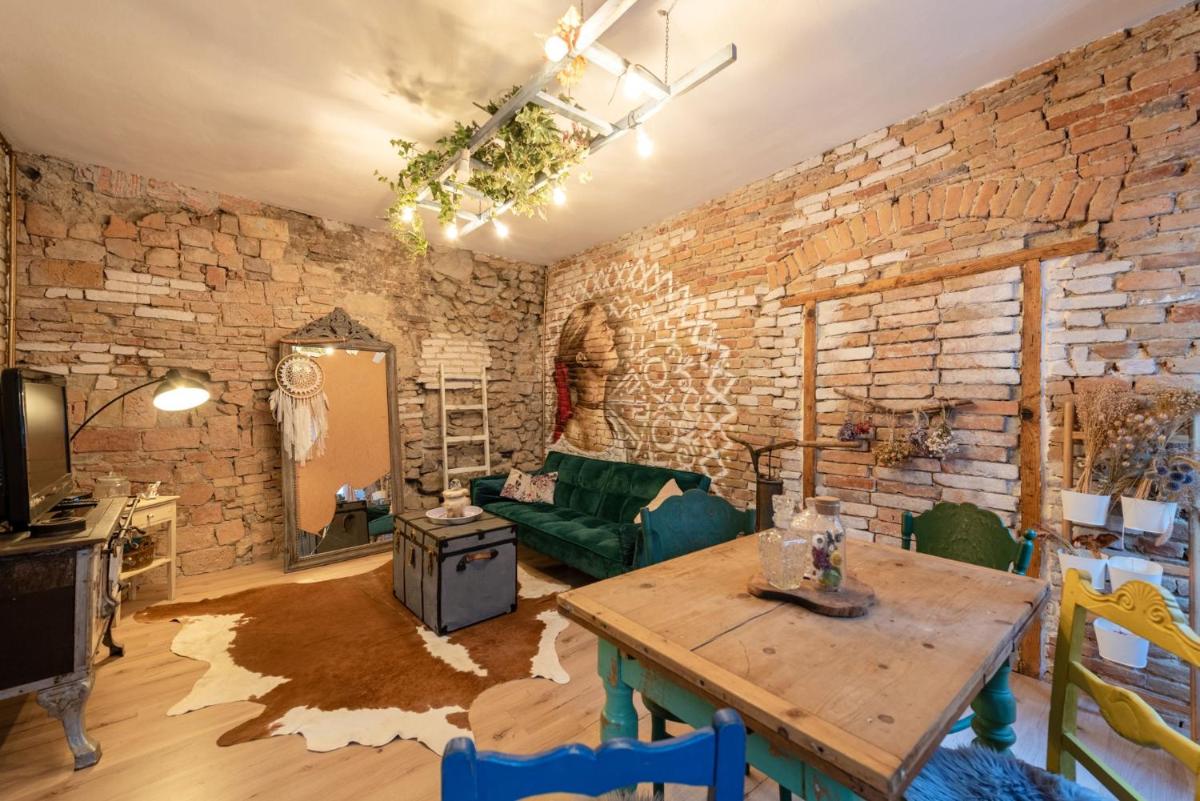 Accommodation at the Folklore Apartment - Housity