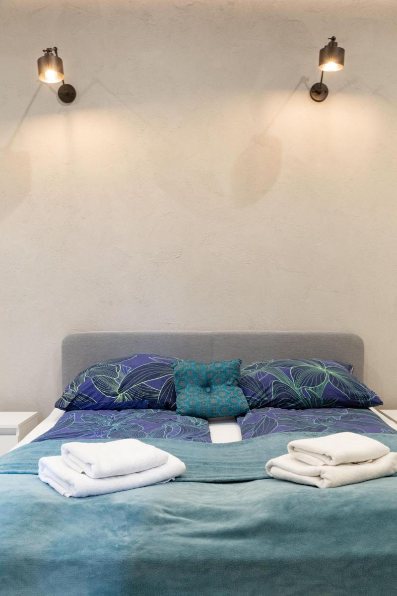 Shy but shining! Lovely, stylish & fully equipped. - Housity