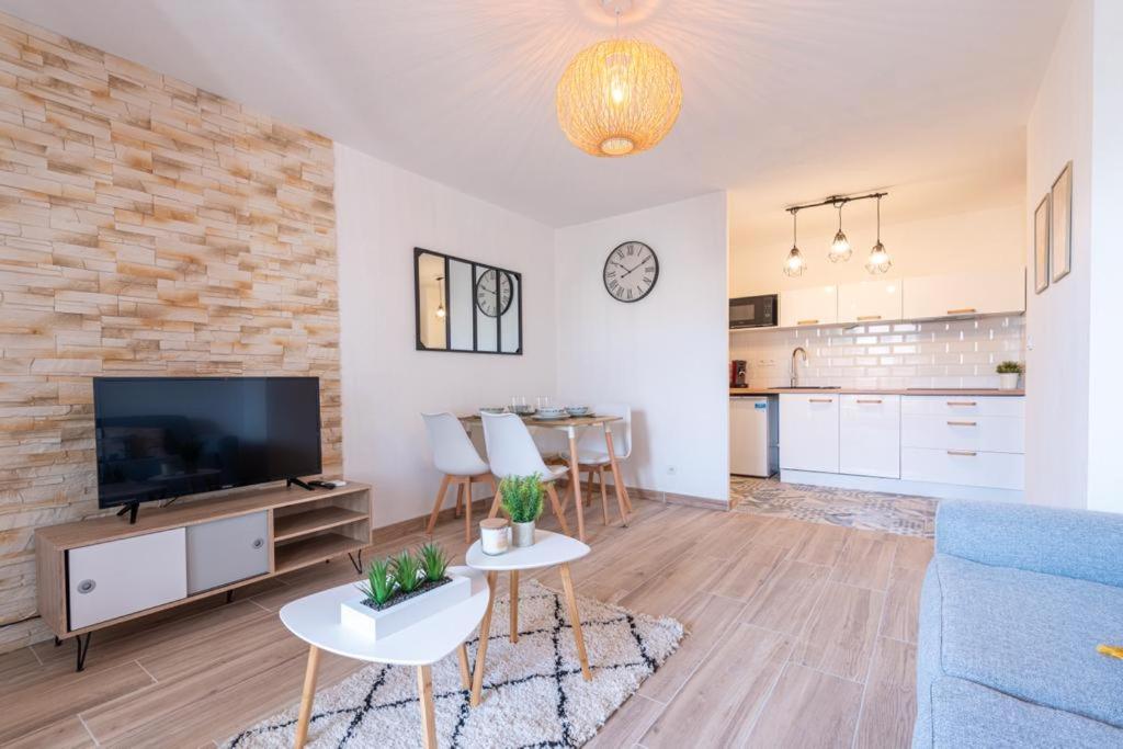 L'IDEAL COSY - PARKING PRIVE BALCON CLIM WIFI - Housity