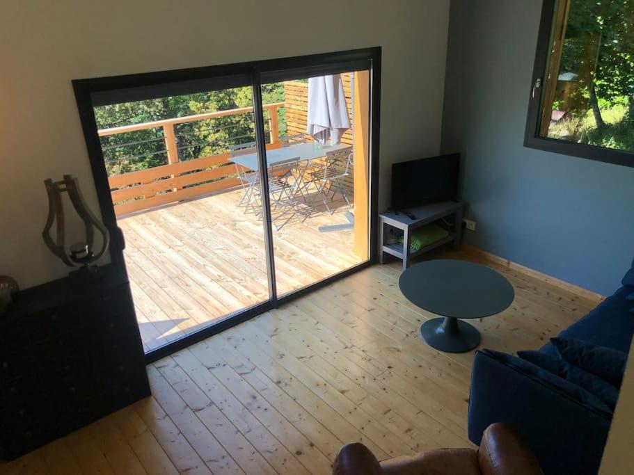 Maisonnette en pleine nature, spa, village à pieds - Housity