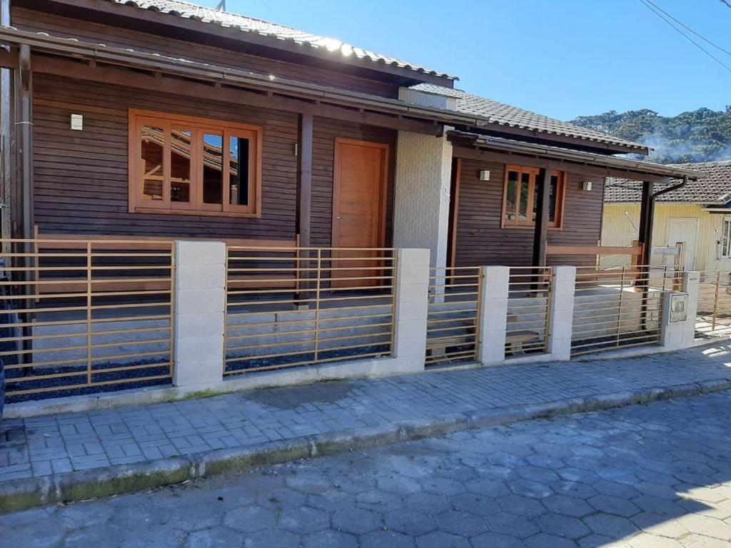 Águia Dourada Hospedagem Casa 01 - Housity