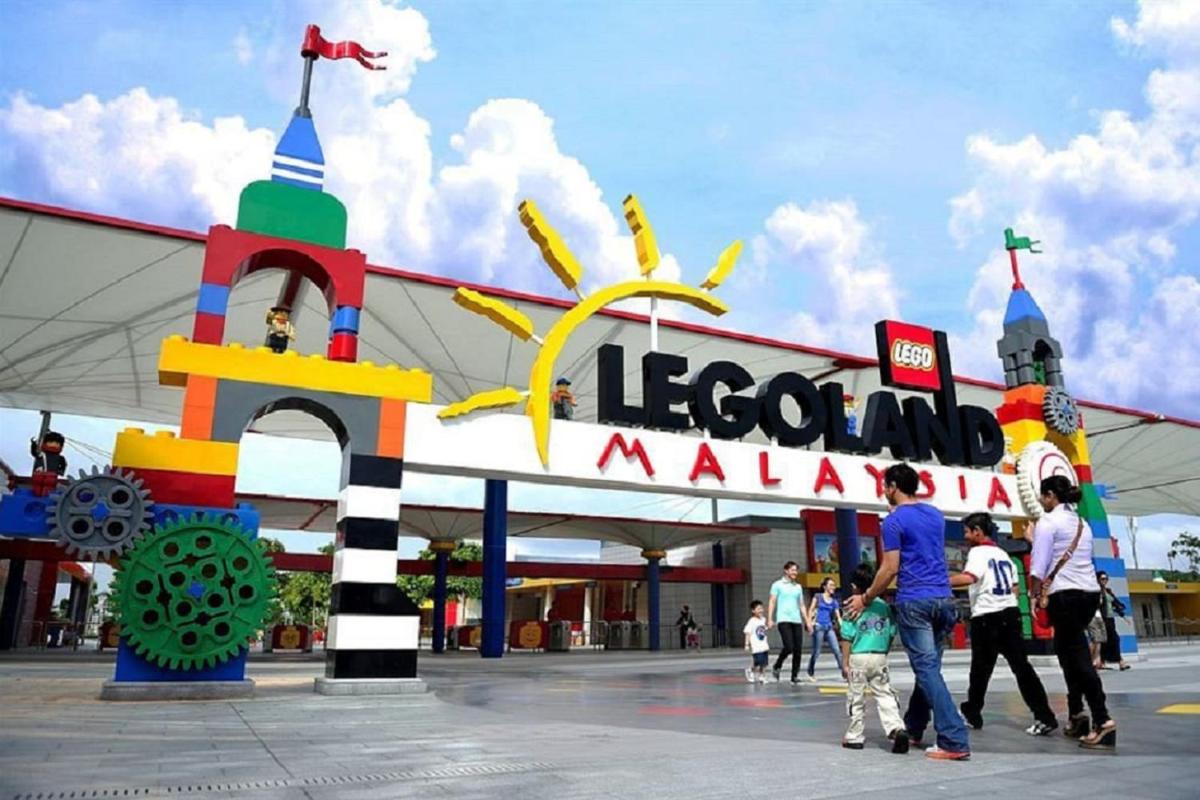 Meridian Executive Suites near Legoland - Housity