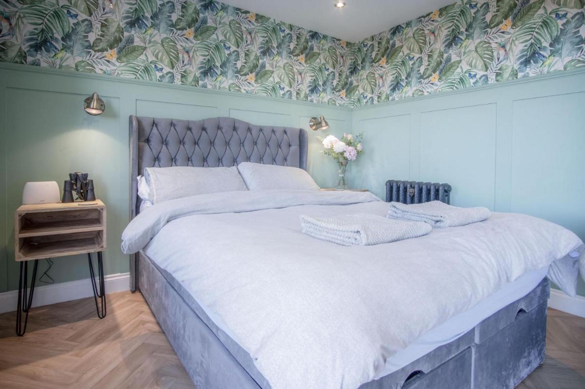 The Langland Bay Lookout - 1 Bed Cabin - Landimore - Housity