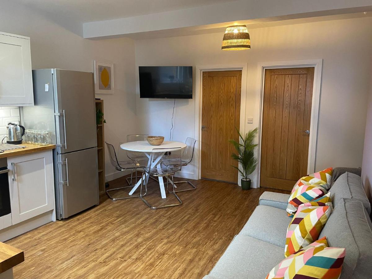 Glenfrome Road - Housity