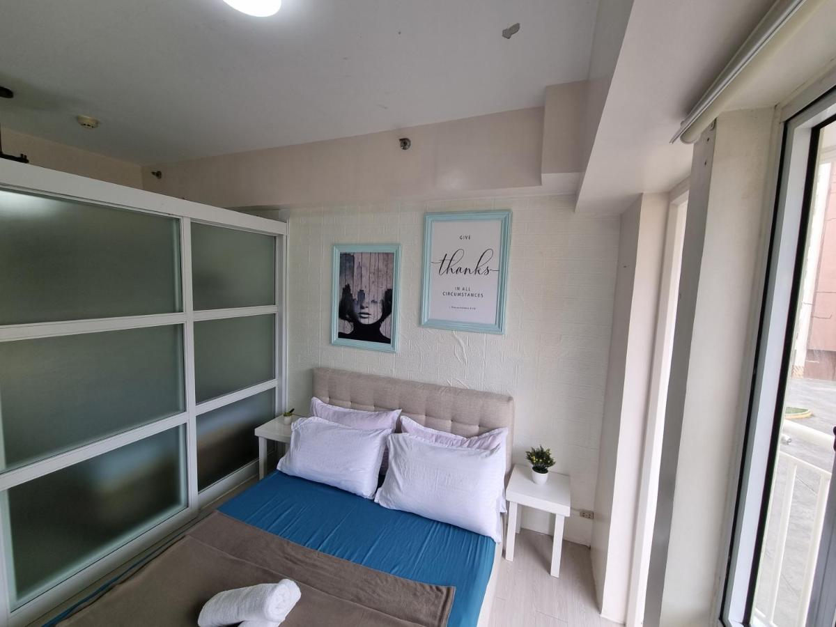 4 pax Tagaytay Prime Staycation WIFI NETFLIX and light cooking FREE VIEWDECK - Housity