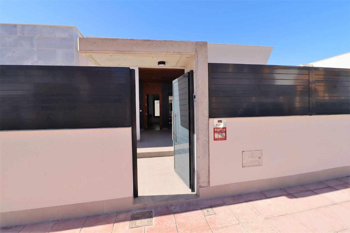 Villa Amparo moderna y lujosa casa de vacaciones con piscina privada - Housity