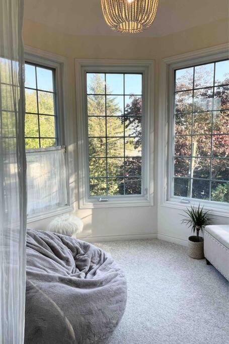 The Bruce Beach House - Cozy cottage by the lake! - Housity