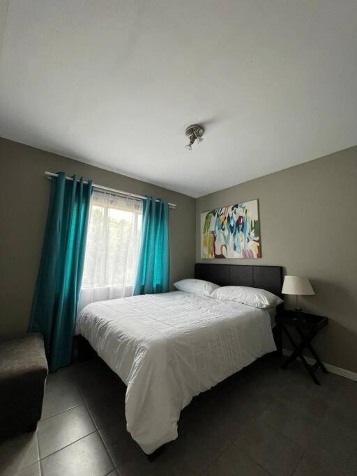 Lovely 2-beds rental unit in Countryview estate - Housity