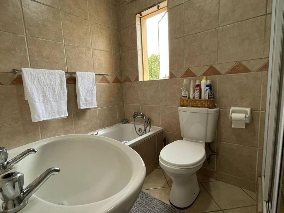 Lovely 2-beds rental unit in Countryview estate - Housity