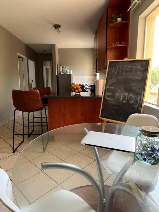 Lovely 2-beds rental unit in Countryview estate - Housity
