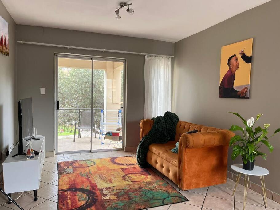 Lovely 2-beds rental unit in Countryview estate - Housity