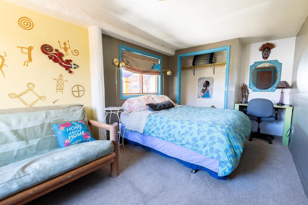 The Wanderlust Hostel - Housity