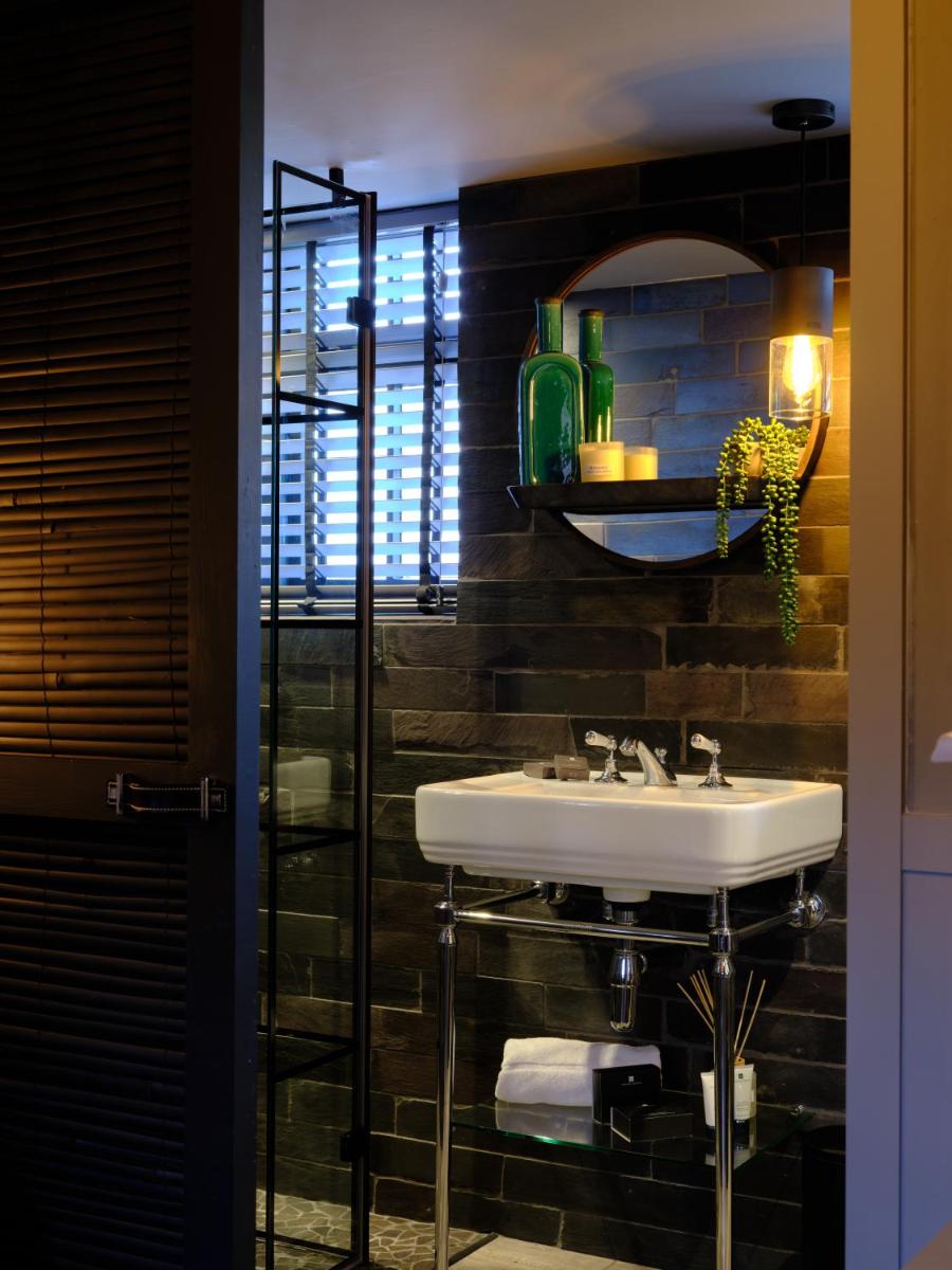 The Elms Hotel & Spa - Housity