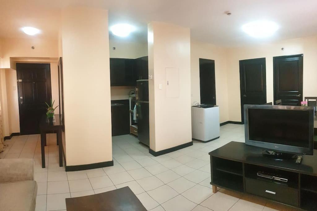 Lovely 2-Bedroom condo with pool - Housity