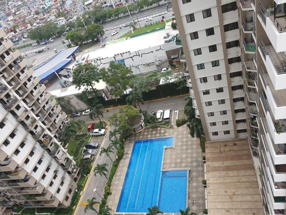 Lovely 2-Bedroom condo with pool - Housity