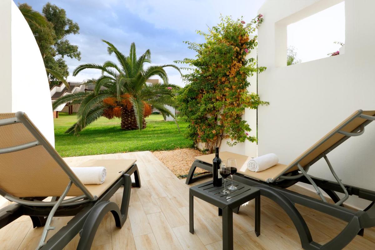 Jardín al aire libre en Grand Palladium White Island Resort & Spa - All Inclusive