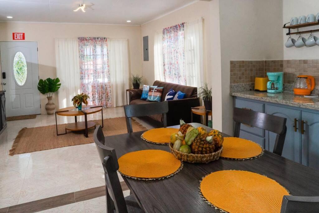 Treasured Gem Hideaway - Housity