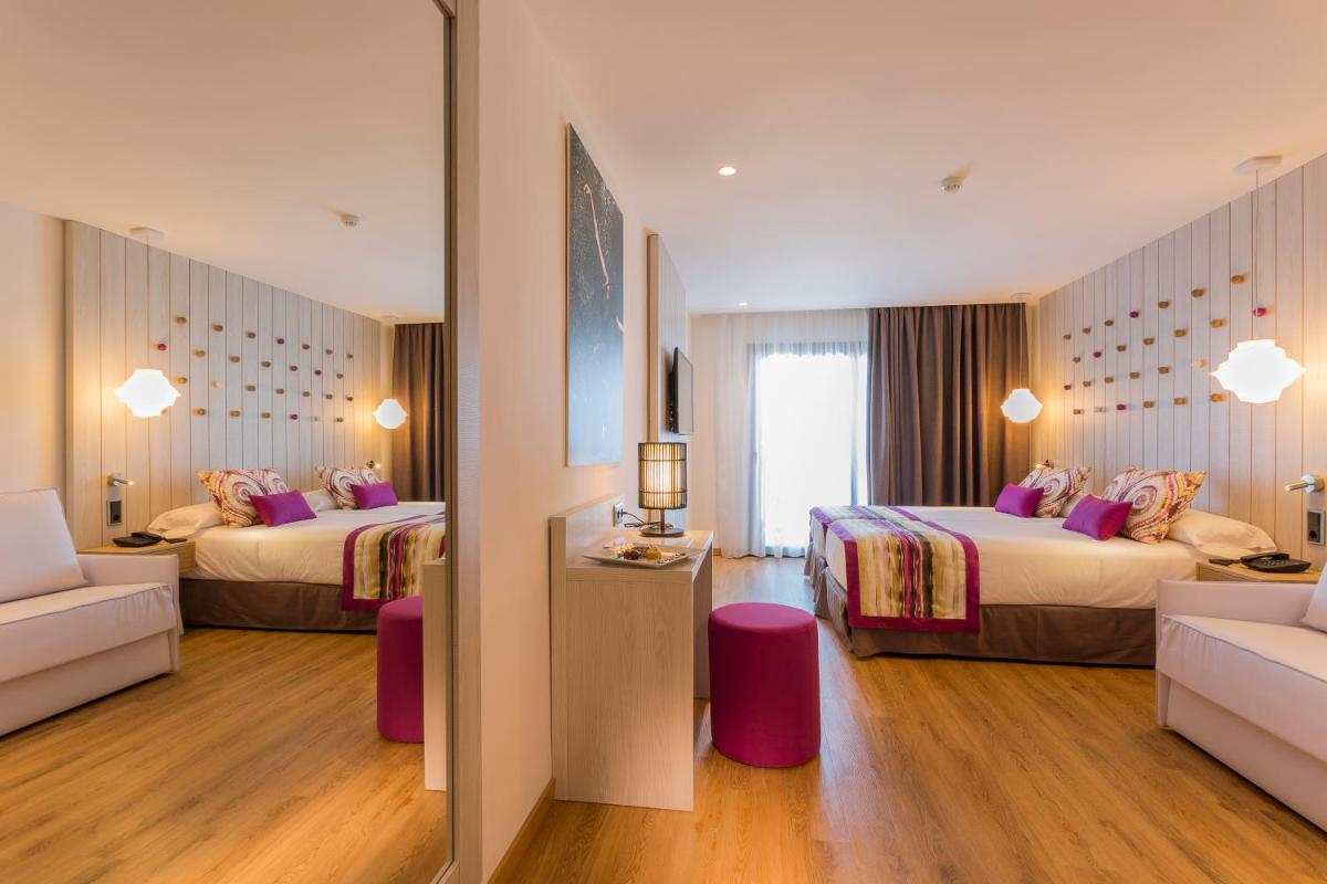 Cama o camas de una habitación en Grand Palladium White Island Resort & Spa - All Inclusive