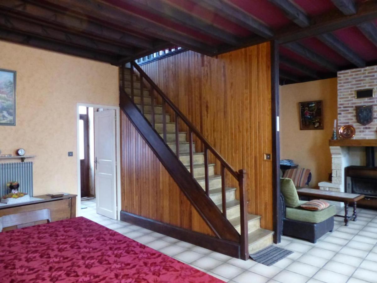 Maison avec Cour, 4 Chambres, Parking, Proche Commerces et Loisirs à 8km de Vichy - FR-1-489-248 - Housity