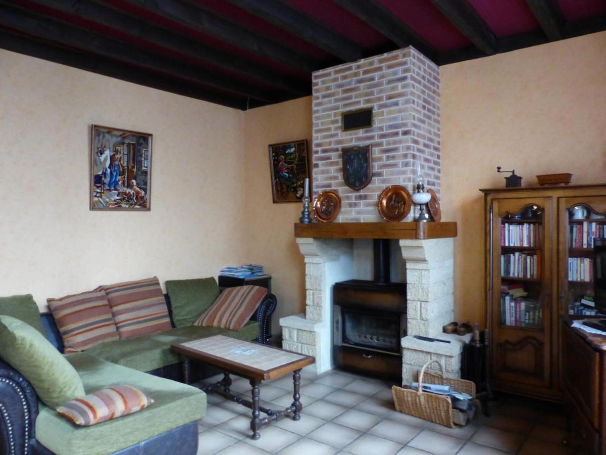 Maison avec Cour, 4 Chambres, Parking, Proche Commerces et Loisirs à 8km de Vichy - FR-1-489-248 - Housity