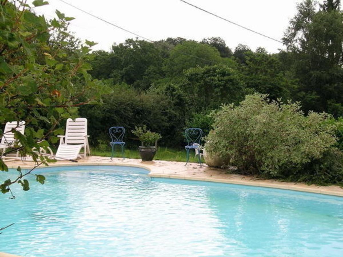 Chalet familial avec piscine et animaux, 5 pers., terrasse couverte, proche de Montluçon et Gannat - FR-1-489-314 - Housity