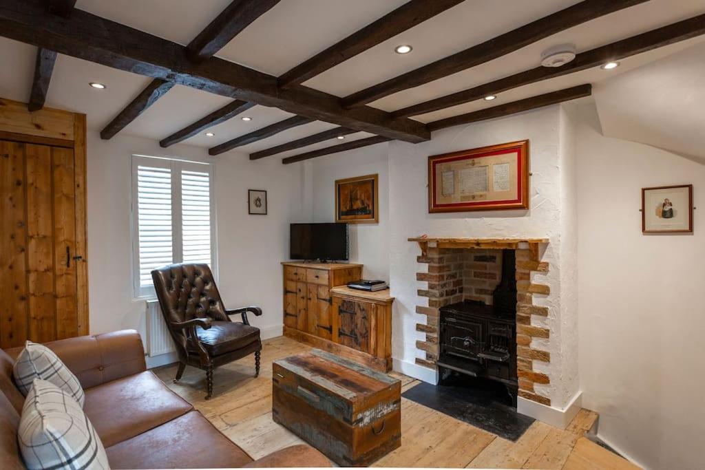 Pickwick's Place By The Sea Broadstairs - Housity