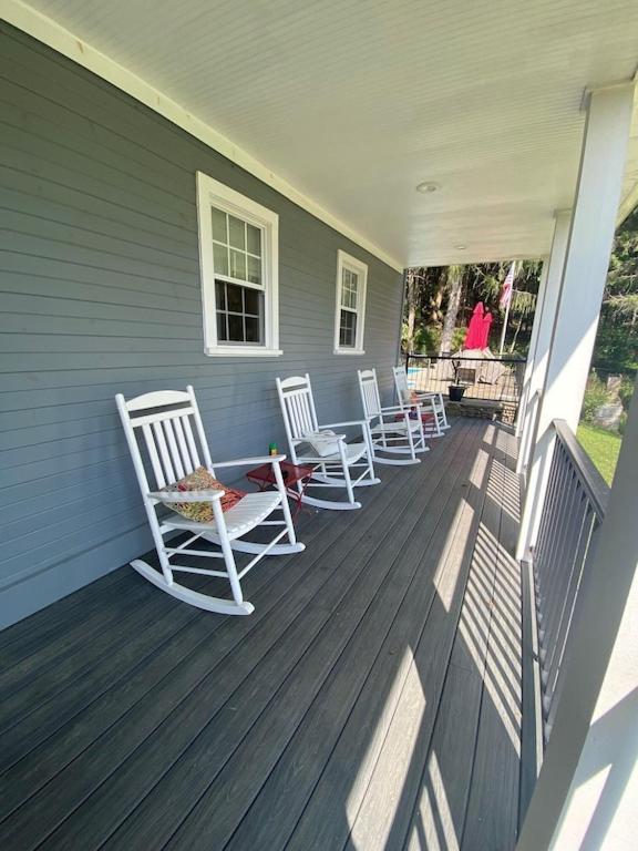 Laurel Highlands Private Estate with Barn & 80 Acres of scenic mountain trails. - Housity
