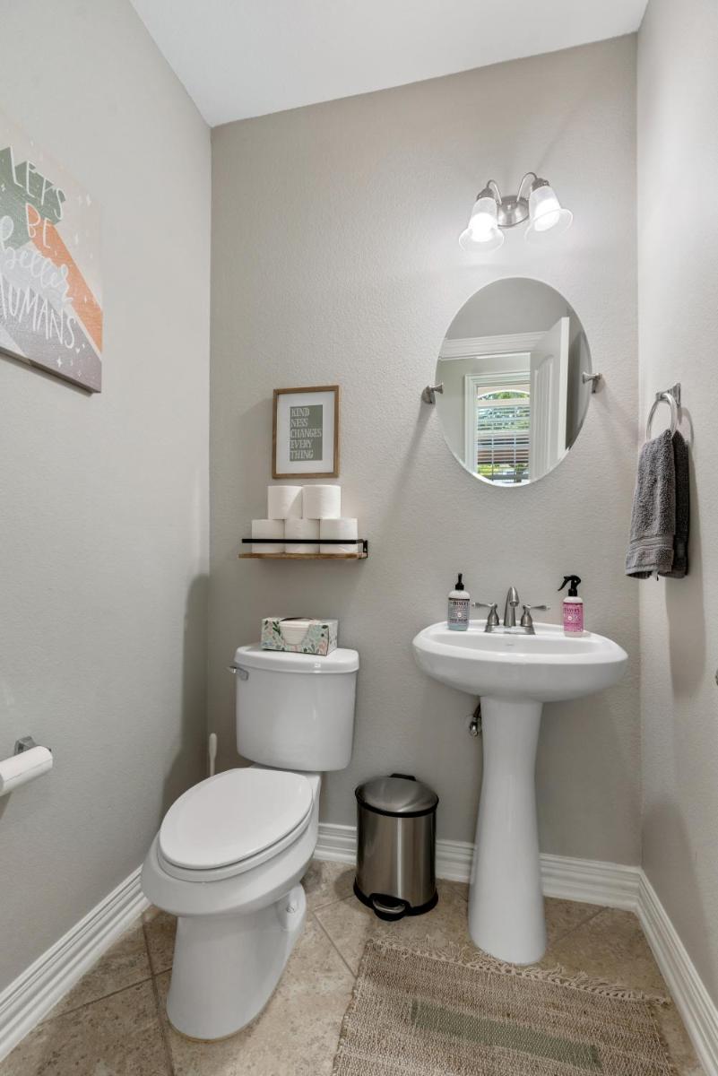 Cozy and Fun Luxury Family Home! - Housity
