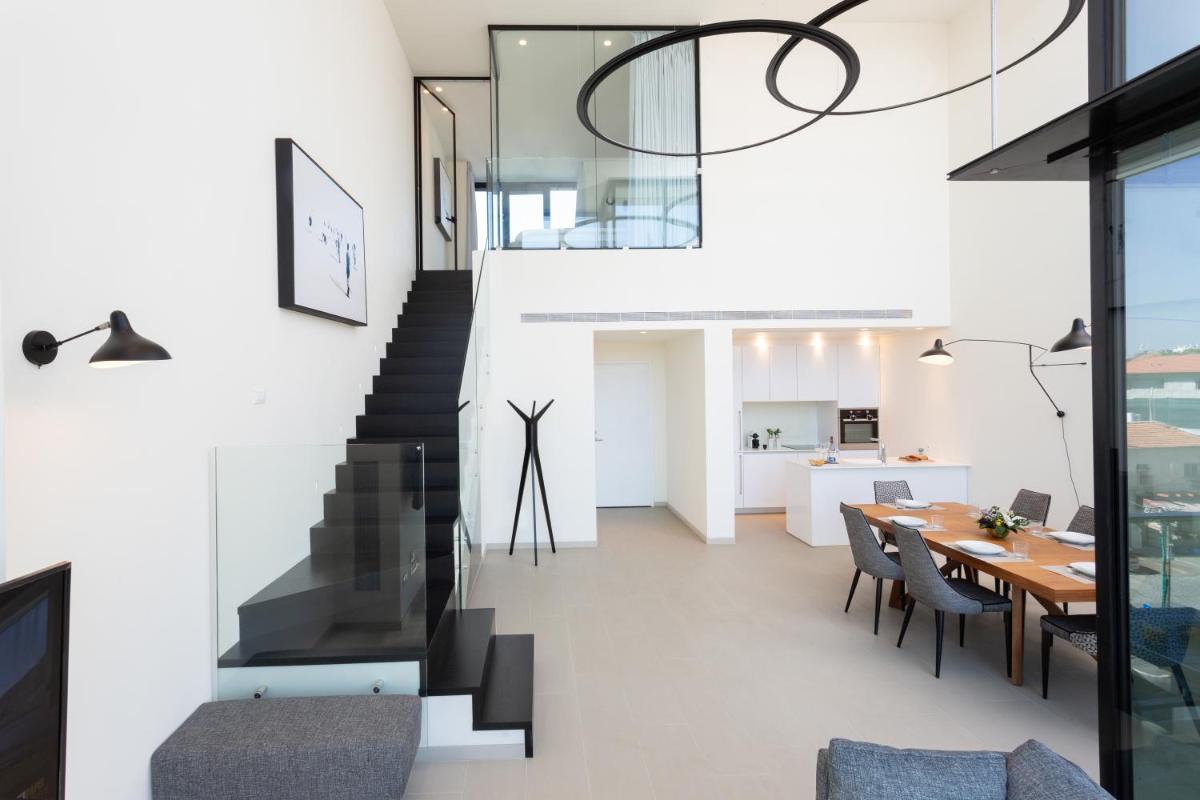 Suitetrails - Unique Loft 1BR in White City by HolyGuest