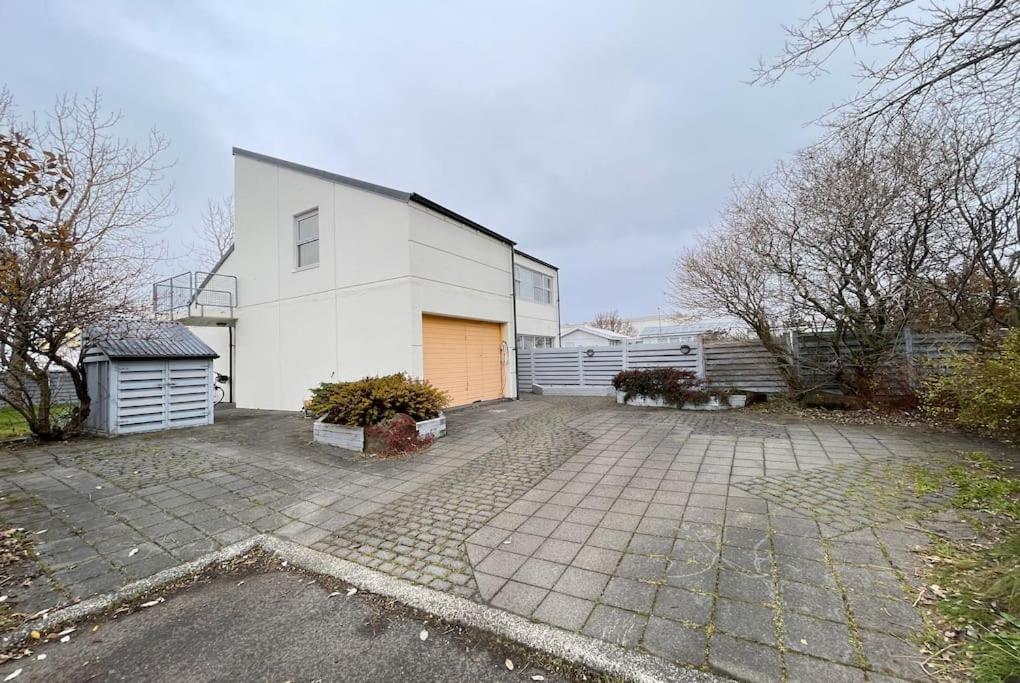Modern family friendly house in Reykjavik - Housity
