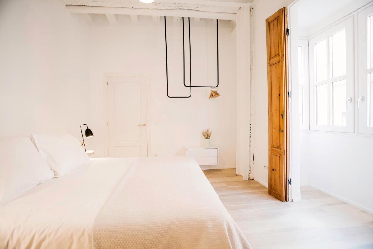 Basque Suite - Housity