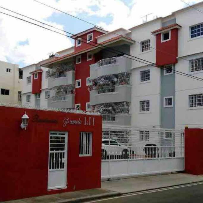 Suitetrails - SFM-3 Big bedrooms, Wifi, AC/TV & hot water
