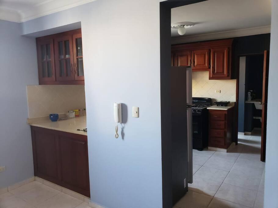 Suitetrails - SFM-3 Big bedrooms, Wifi, AC/TV & hot water