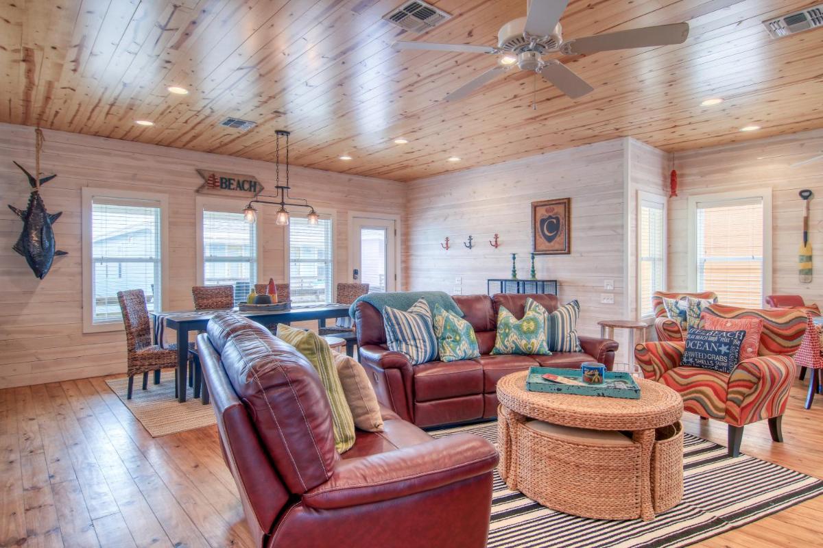 Beach Buzz - House - Housity
