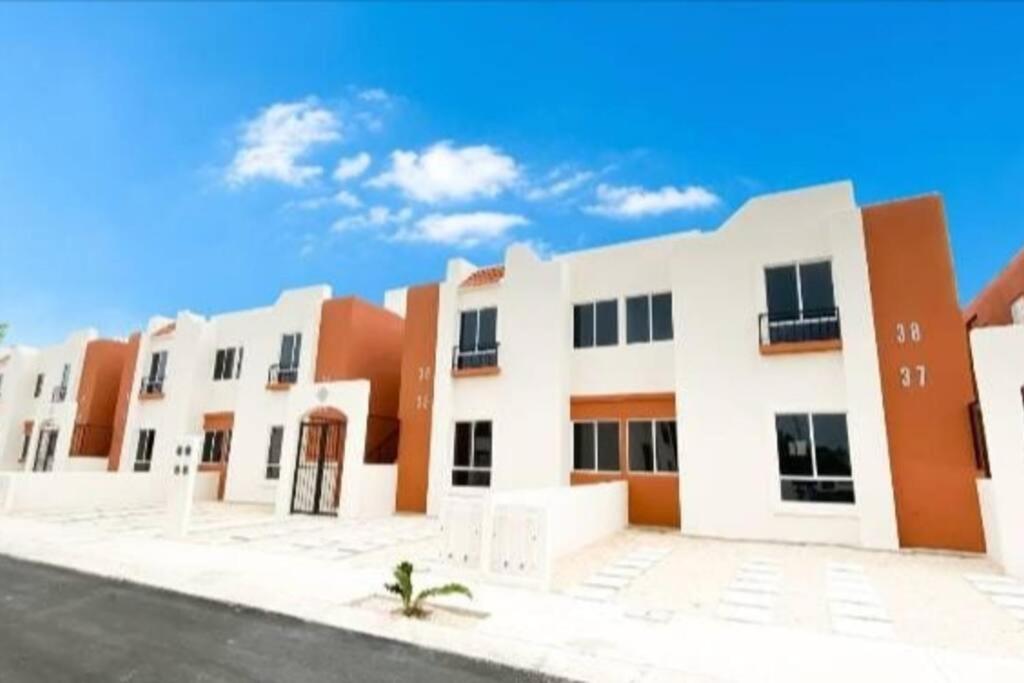 Cancún Smart House with pool & AquaPark - Housity