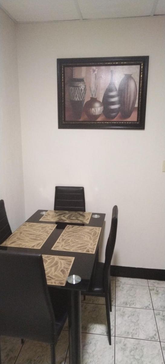 Hostal GYG - Housity