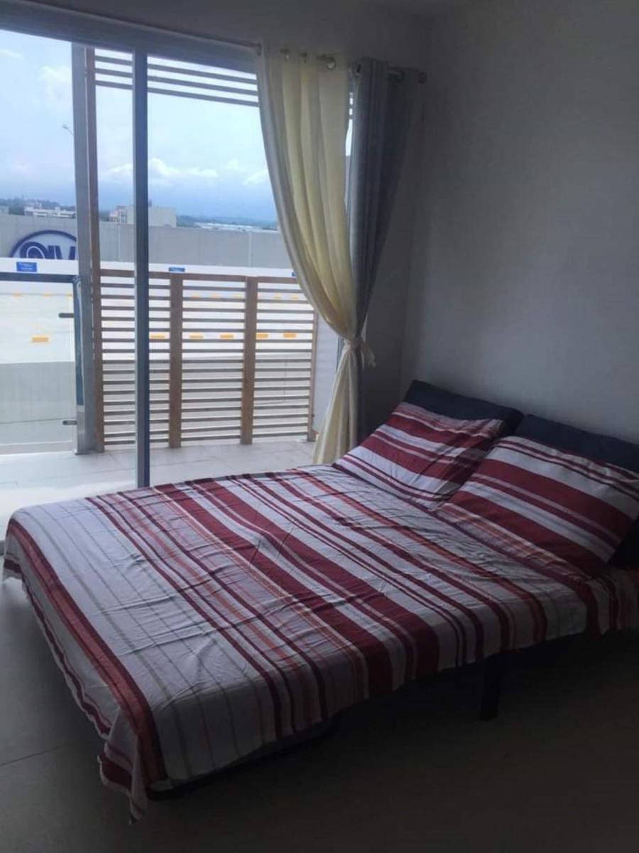 Modern Condo with pool and gym - Housity