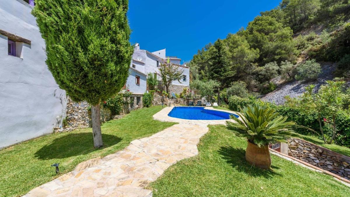 El Acebuchal - Casa Rosa Frigiliana by Ruralidays - Housity