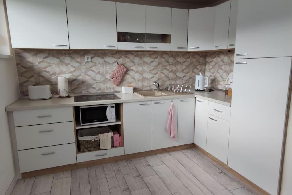 Veronika's House je prijeten, miren apartma v naravi, blizu mesta - Housity