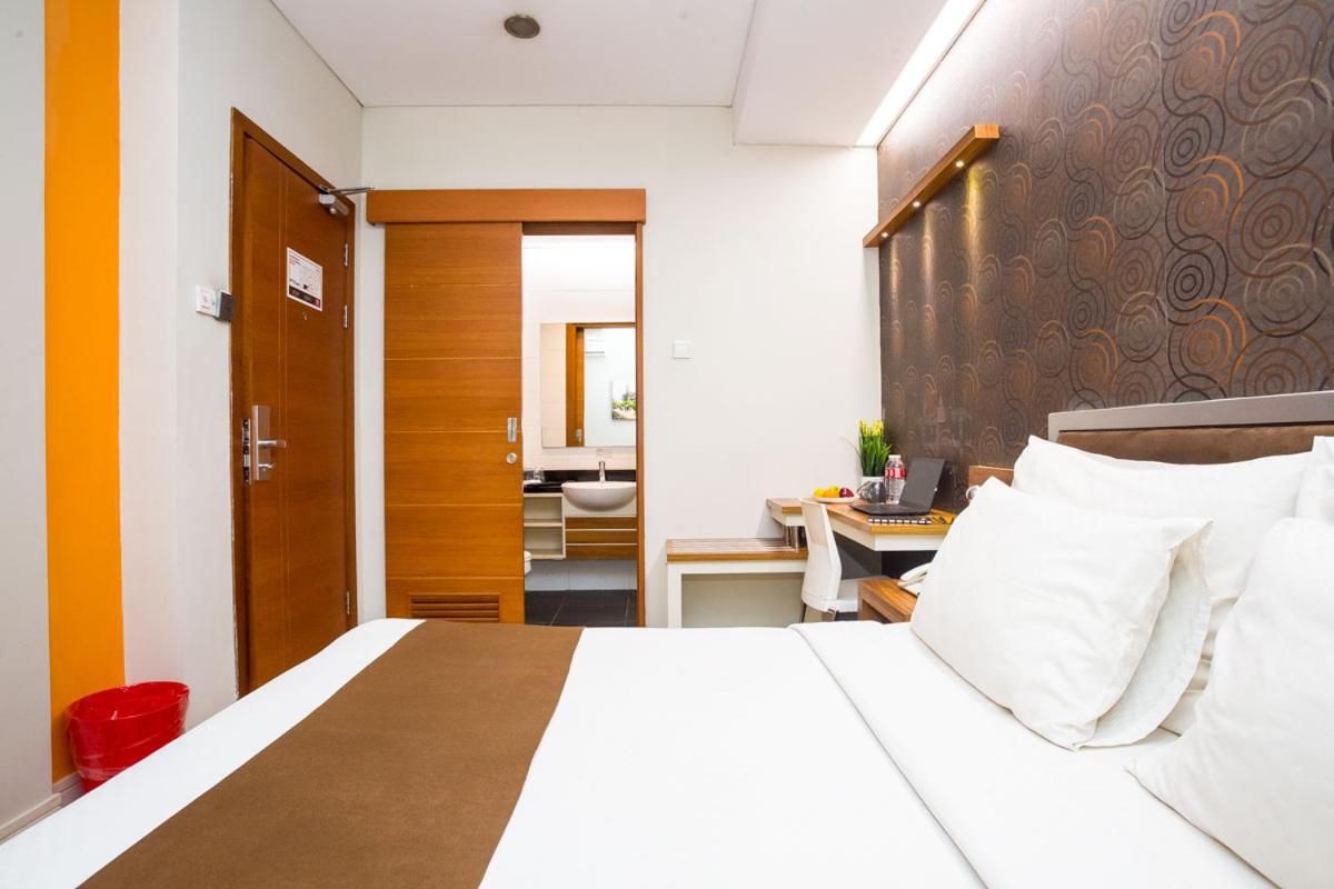 Life Hotel Sudirman Surabaya - Housity