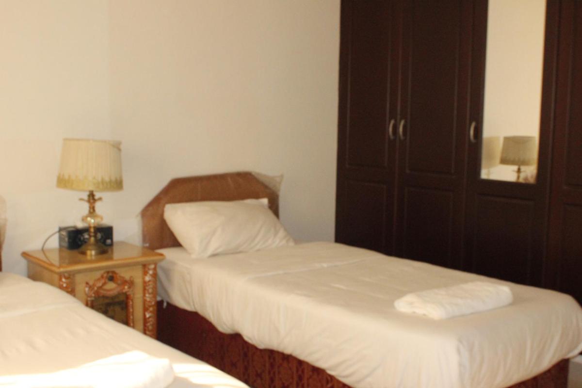 Muscat beach Guest house Room 11 - Housity