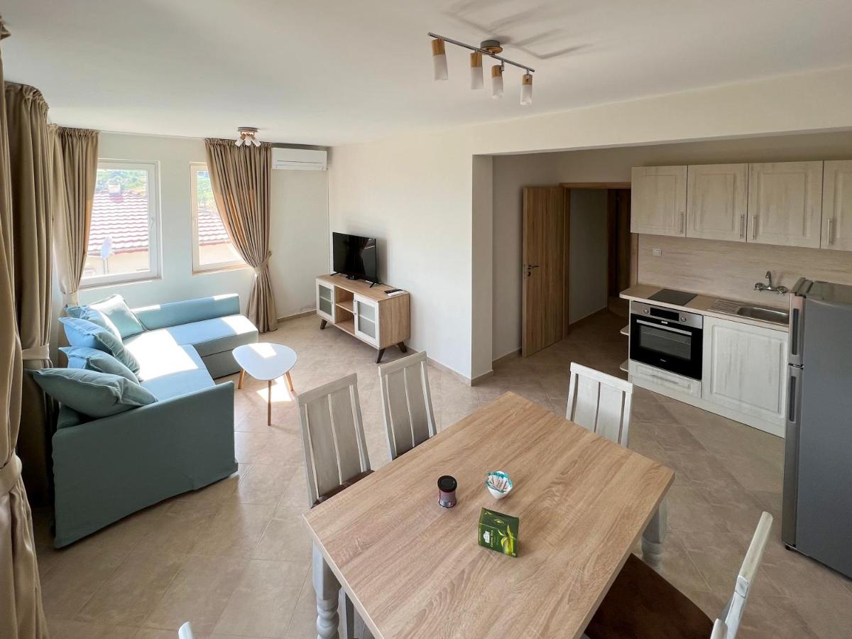 Guest Houses Kapatovo / Къщи за гости КАПАТОВО - Housity