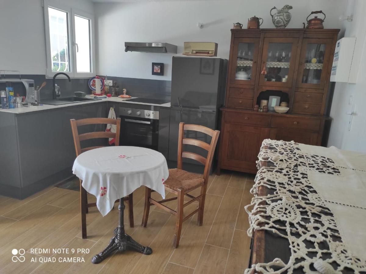 T2 aperçu mer à Janas complètement renové - Housity